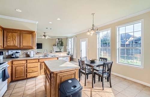 Fort Worth House | Woodchase Home- 4 Bedrooms