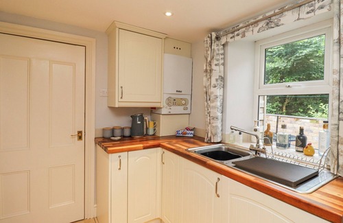 Haltwhistle Cottage | WOODCUTTERS COTTAGE, family friendly, with open fire in Haltwhistle