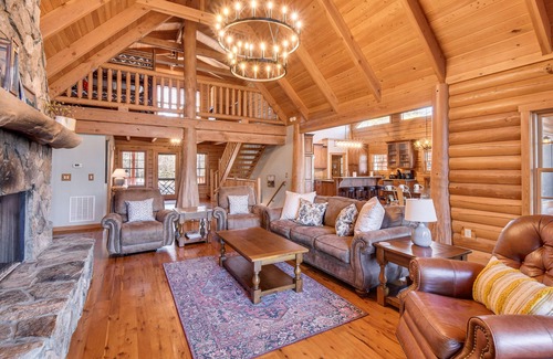 Sapphire Cabin | Wooded Cabin: Mtn Views, Hot Tub & 2 Decks!