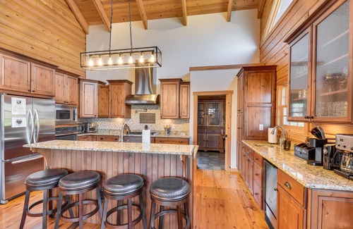 Sapphire Cabin | Wooded Cabin: Mtn Views, Hot Tub & 2 Decks!