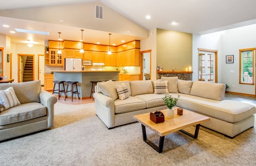 Camano Island House | Wooded home with private hot tub, free wifi, game room & gorgeous grounds