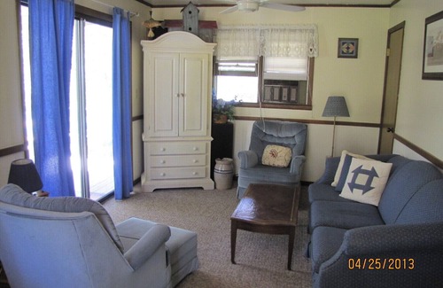Franklin Cottage | Wooded property, Close to town
