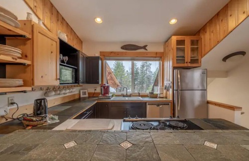 Leavenworth Apartment | Wooded Retreat Guesthouse on 5 AC yet within 3min of downtown Leavenworth!