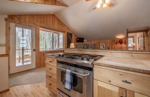 Leavenworth Apartment | Wooded Retreat Guesthouse on 5 AC yet within 3min of downtown Leavenworth!
