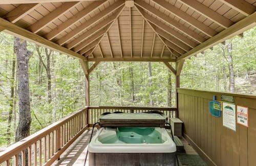 Cleveland House | Wooded ViewsNear Helen w Fireplace & Hot Tub