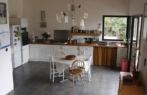 Plougonvelin House | Wooden architect's house, facing south, facing the sea