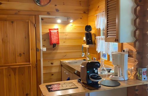 Les Mathes Ski Chalet | Wooden chalet in a wooded setting