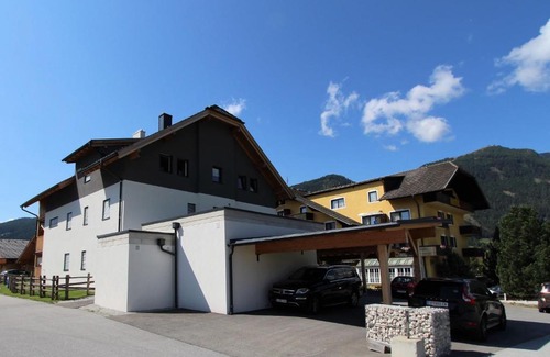 Mauterndorf Ski Chalet | Wooden chalet in Mauterndorf near Cross Country Meadows