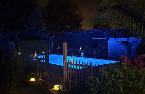 Benesse-Maremne House | wooden house with swimming pool and tropical garden