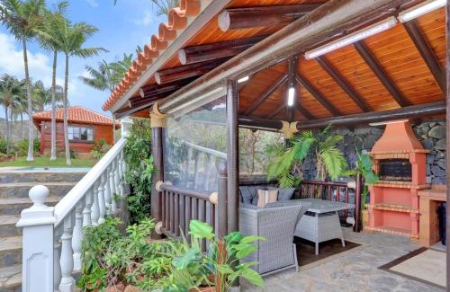 San Cristobal de La Laguna House | Wooden House with Private Pool Lush Garden