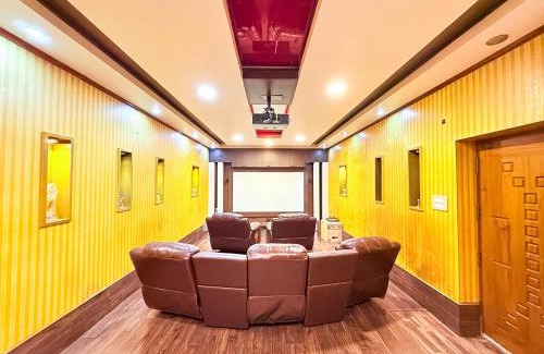 Kammanahalli Villa | Wooden Whispers Traditional Luxe Spacez Villa