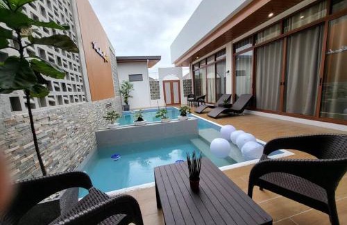 Bamban Villa | Woodenlights Villa with Pool