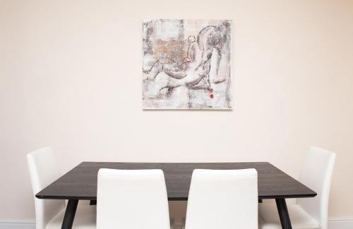 Bradford House | Woodhall Avenue
