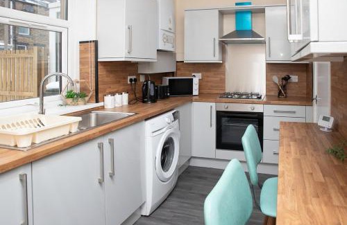 Bradford House | Woodhall Avenue