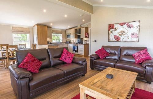 Woodhall Spa Resort | Woodhall Country Park Lodges