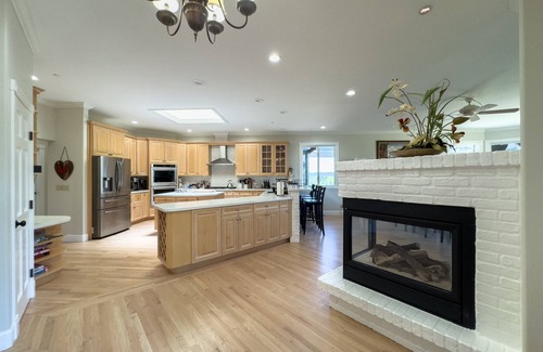 Cloverdale House | Woodhawk Manor of Alexander Valley