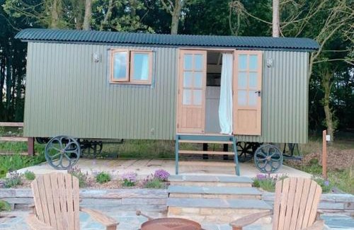 Bourton House | Woodland Cotswold Shepherds Hut