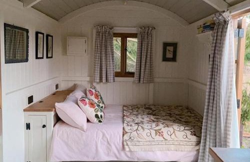 Bourton House | Woodland Cotswold Shepherds Hut