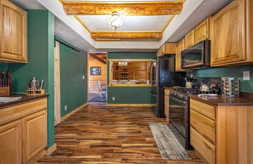 Pelkie House | Woodland Haven: 5BR Retreat with Sauna