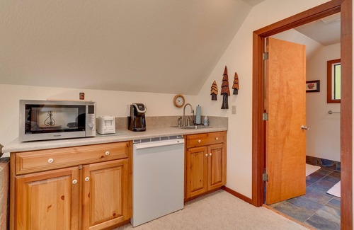 Tahoe Woods Apartment | Woodland Hideaway: Studio, 1 BA in Tahoe City, Sleeps 4