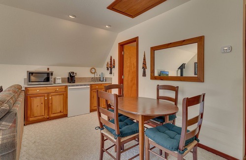 Tahoe Woods Apartment | Woodland Hideaway: Studio, 1 BA in Tahoe City, Sleeps 4