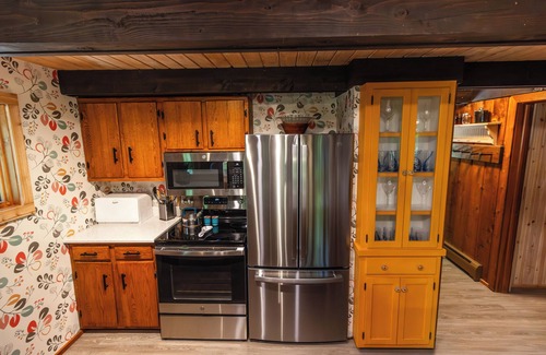 Harbor Springs Ski Chalet | Woodland Lodge: 4 BR, 3 BA in Harbor Springs, Sleeps 10