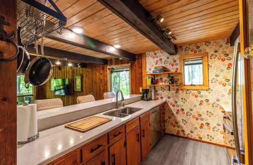 Harbor Springs Ski Chalet | Woodland Lodge: 4 BR, 3 BA in Harbor Springs, Sleeps 10