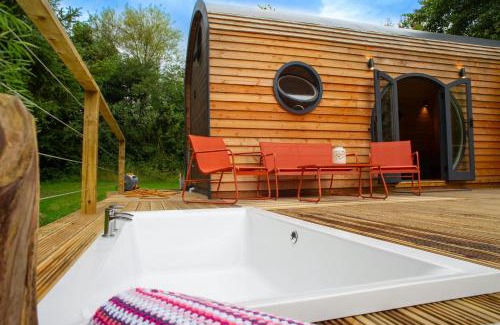 Newcastle Emlyn House | Woodland Lodge Aberporth