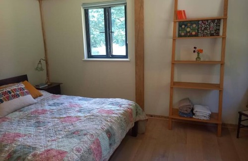 Tonbridge Cabin | Woodland lodge near wonderful walks