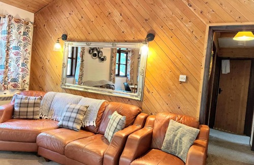 Llanybri Cabin | Woodland Lodge’s St Clears