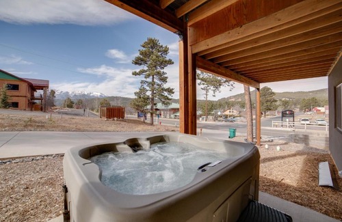 Woodland Park House | Woodland Park Escape Licensed, Hot Tub, Mtn Views