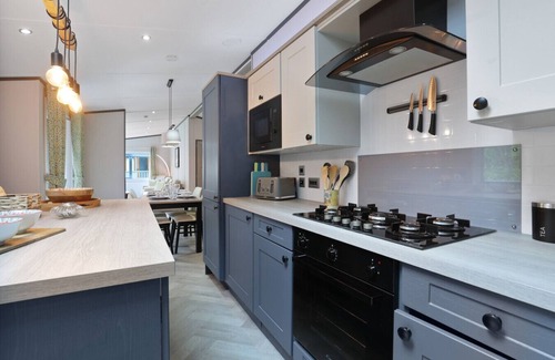 Earle House | Woodland View Lodge - North East Escapes