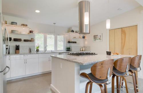 Housatonic House | Woodland Zen by AvantStay Modern Design Patio