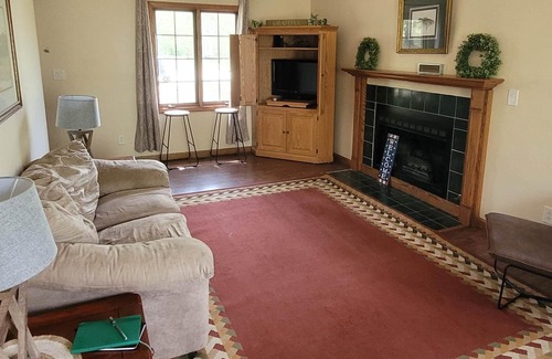 Laurelville Cottage | Woodlands--Cottage, Close to Horseback Riding, Hot Tub--Hocking Hills