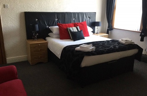 Crosby Bed & Breakfast | Woodlands Guest House