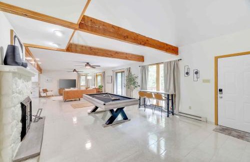 Lake Harmony House | Woodlands Hideaway- Hot Tub Grill & Games