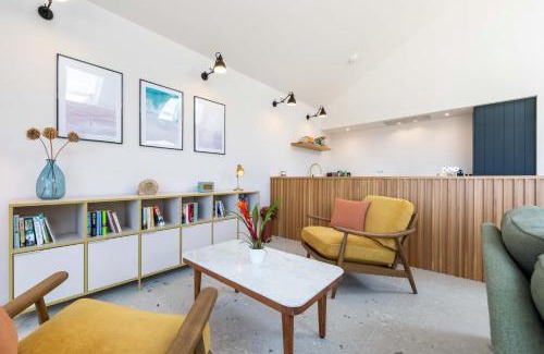 Holsworthy House | Woodlark