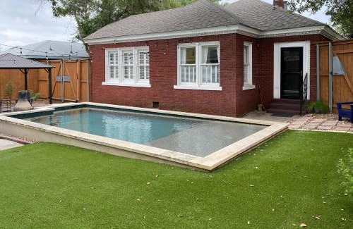 Woodlawn Lake House | Woodlawn Avenue Beauty