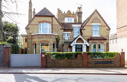 East Putney House | Woodlawn Manor House