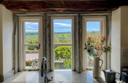 Almondbury Cottage | Woodlea Cottage