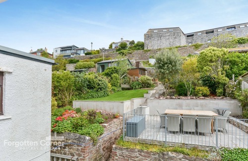 Cawsand Cottage | Woodleigh - sleeps 8 guests in 4 bedrooms