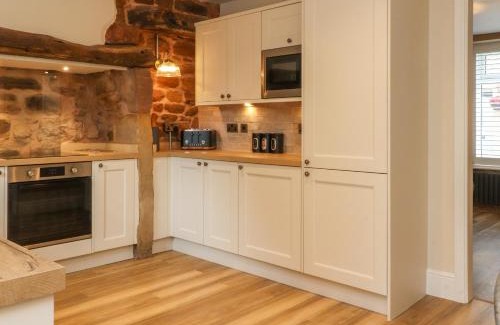 Morecambe House | Woodman Cottage