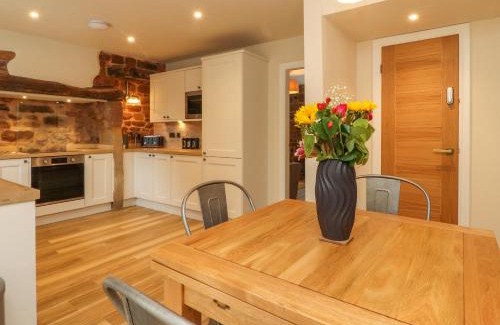 Morecambe House | Woodman Cottage