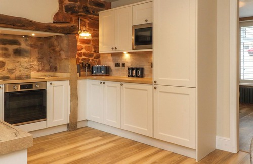 Morecambe Cottage | WOODMAN COTTAGE, pet friendly, character holiday cottage in Heysham
