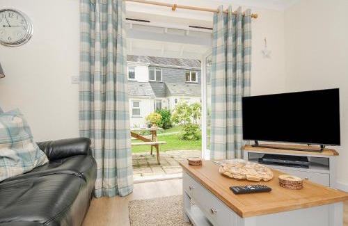 Falmouth House | Woodmans Cottage