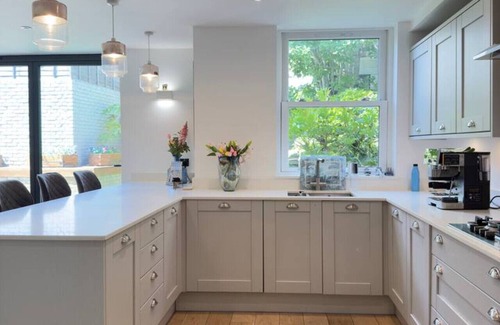 South Twickenham House | Woodpecker : 4 Bed House in London