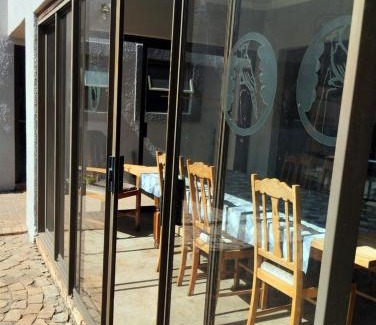 Middelburg Bed & Breakfast | Woodpecker Guesthouse Middelburg Mpumalanga