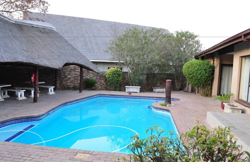Kempton Park House | Woodpecker's Inn