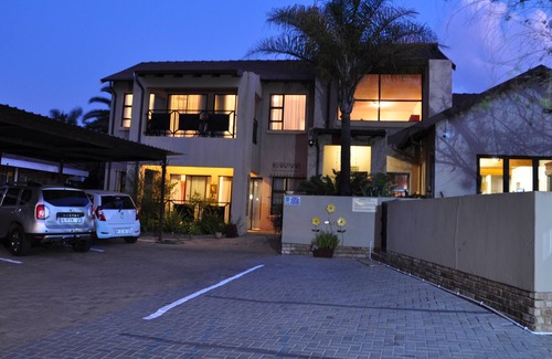 Kempton Park House | Woodpecker's Inn