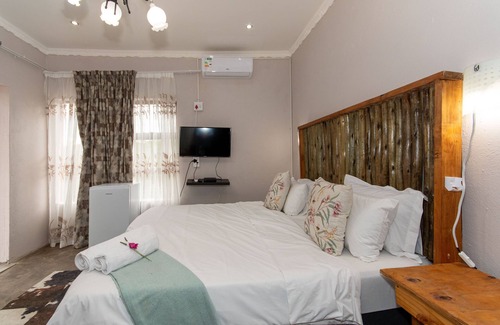 Hazyview House | Woodpeckers Guest House
